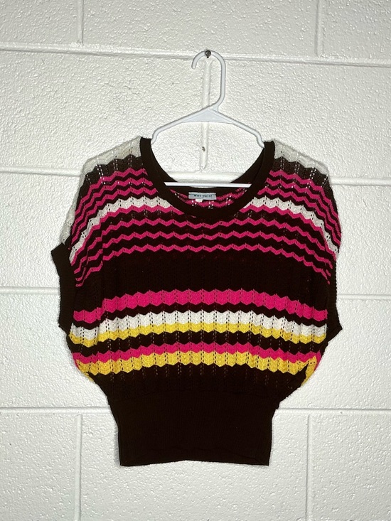 Sweaters - < Vintage Y2K Wet Paint Knit Chevron Pattern Short Sleeve Sweater Top >